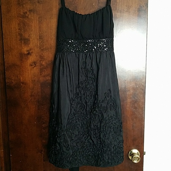 Roulette Dresses & Skirts - Beautiful sequin dress/ textured bottom